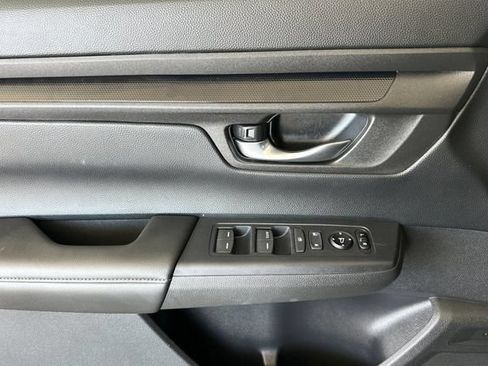 Used 2025 Honda CR-V LX image 12