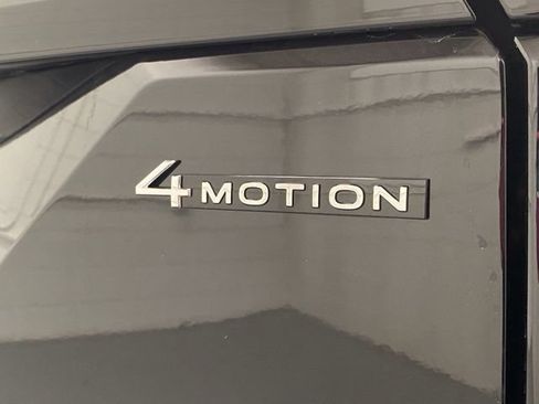 Used 2024 Volkswagen Atlas Peak Edition SEL AWD/4WD image 36