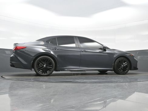 Used 2025 Toyota Camry SE w/ Convenience Package FWD image 33
