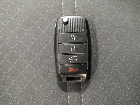 Used 2020 Kia Sorento LX w/ LX I4 Convenience Package image 32