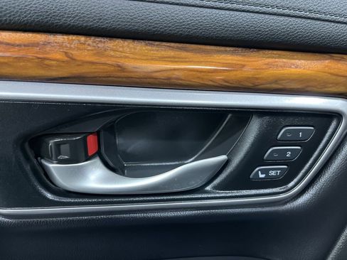 Used 2018 Honda CR-V Touring image 13