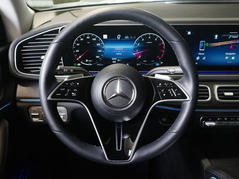 Used 2026 Mercedes-Benz GLS 450 4MATIC image 16