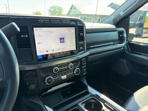 Used 2024 Ford F350 Lariat w/ Tremor Off-Road Package AWD/4WD image 33