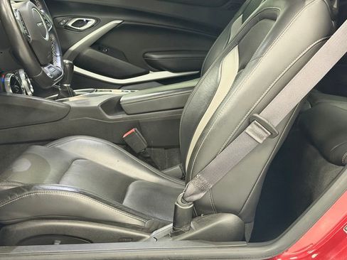 Used 2017 Chevrolet Camaro LT RWD image 12