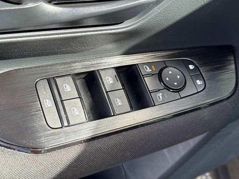 Used 2025 Nissan Kicks S image 17