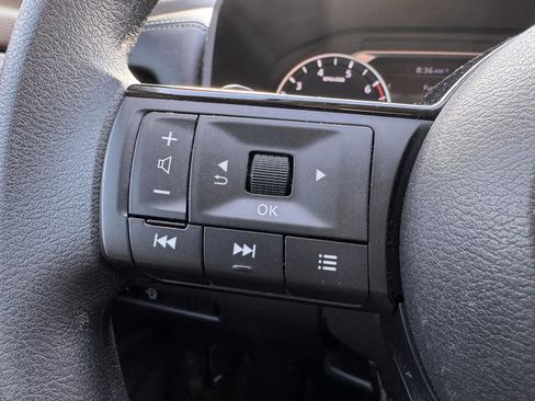 Used 2023 Nissan Rogue SV image 17