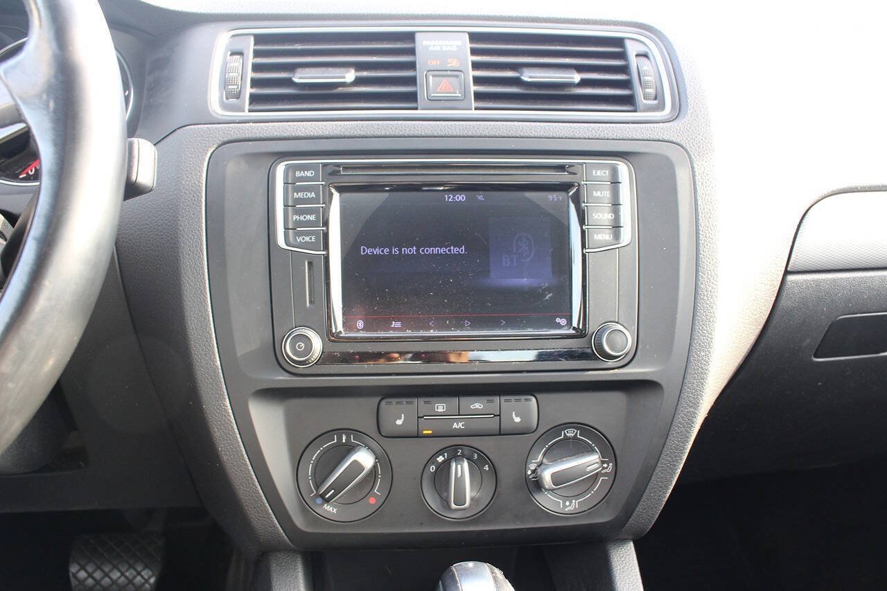 Used 2016 Volkswagen Jetta SE FWD image 9