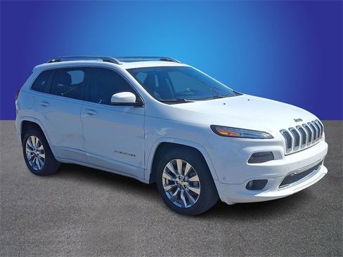 Used 2017 Jeep Cherokee Overland w/ Technology Group image 3
