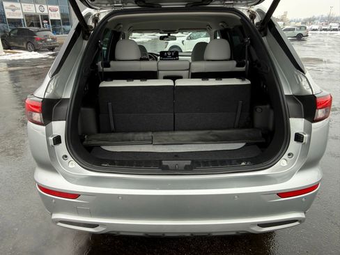 Used 2023 Mitsubishi Outlander SEL image 40