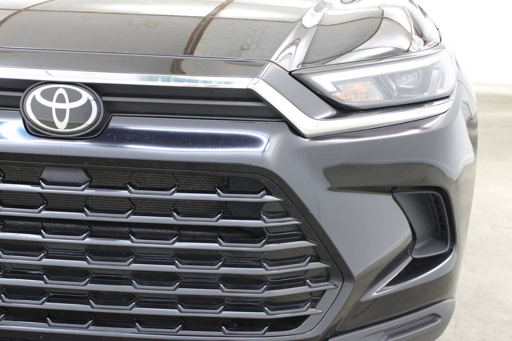 Used 2025 Toyota Grand Highlander AWD image 8