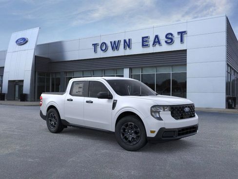 New 2025 Ford Maverick XLT image 7