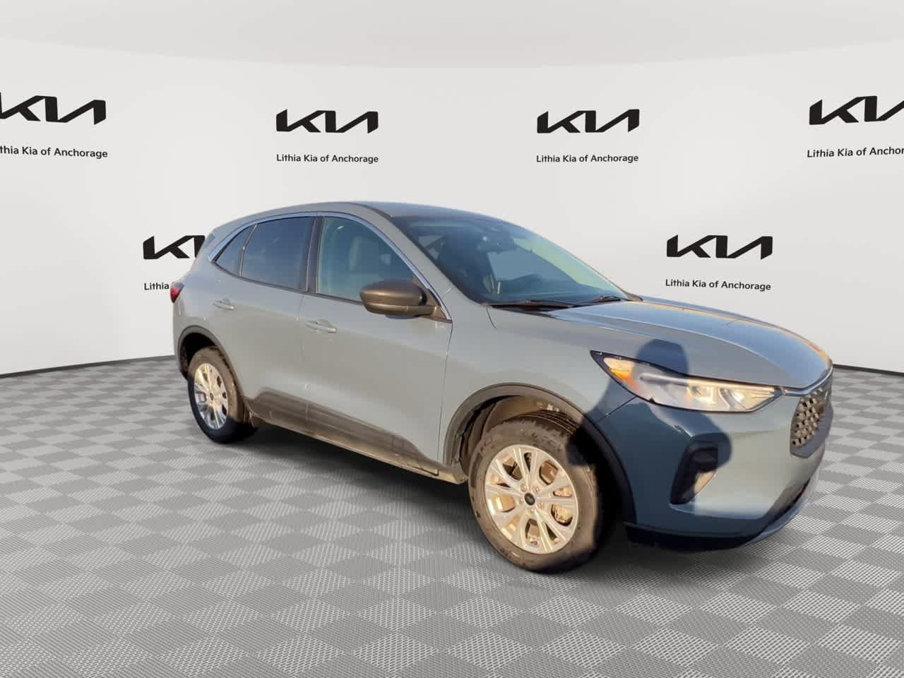 Used 2024 Ford Escape Active AWD/4WD image 2