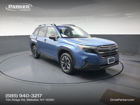 Used 2025 Subaru Forester Premium AWD/4WD image 1