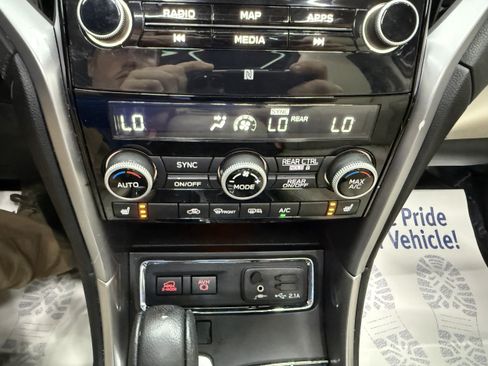 Used 2019 Subaru Ascent Limited AWD/4WD image 23