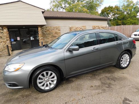 Used 2013 Chrysler 200 Touring image 5