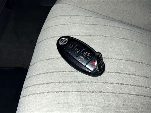 Used 2016 Nissan Quest SV FWD image 36