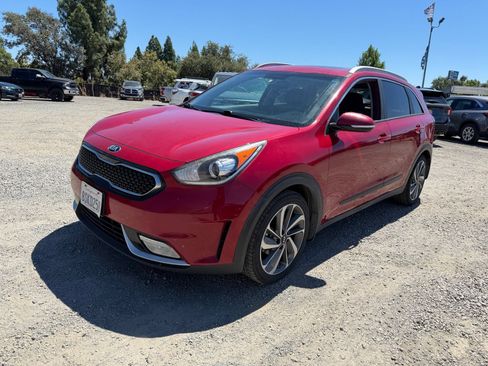 Used 2017 Kia Niro Touring FWD image 1