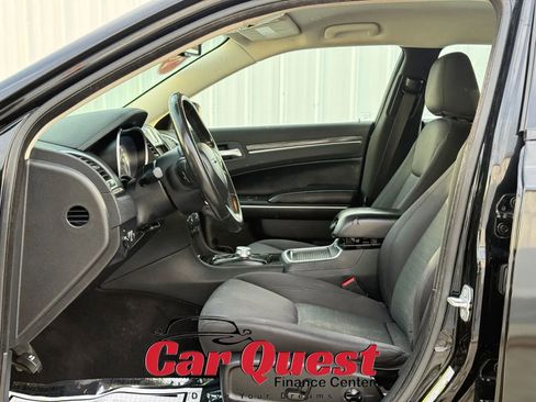 Used 2021 Chrysler 300 Touring w/ Sport Appearance Package RWD image 9