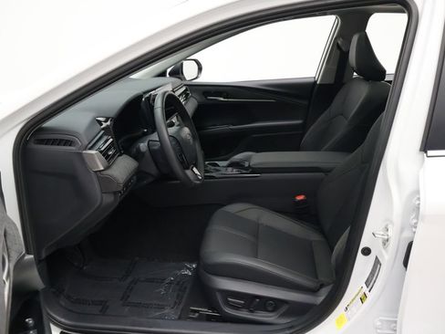 Certified 2025 Toyota Camry XLE FWD image 14