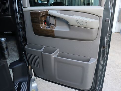 Used 2014 GMC Savana 1500 image 58