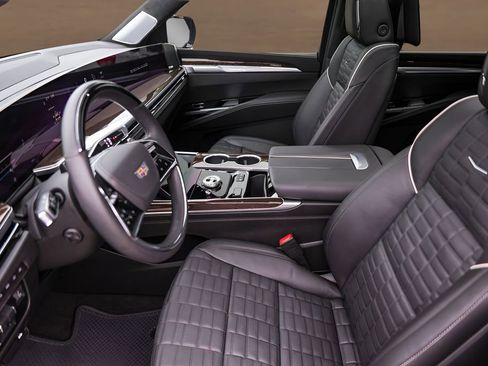 Certified 2026 Cadillac Escalade ESV Platinum Sport AWD/4WD image 9