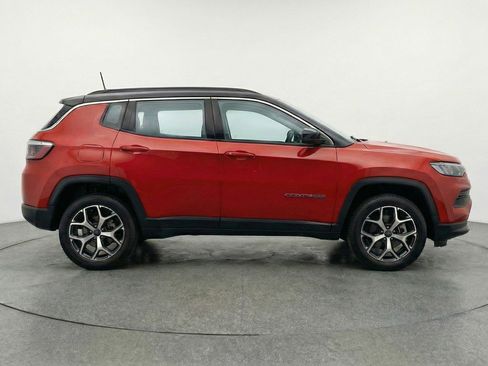 Used 2025 Jeep Compass Limited AWD/4WD image 11