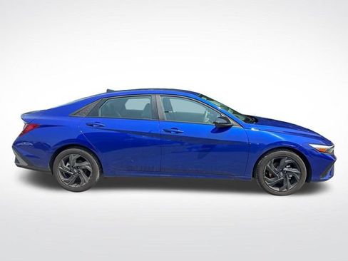 Used 2026 Hyundai Elantra Sport FWD image 7