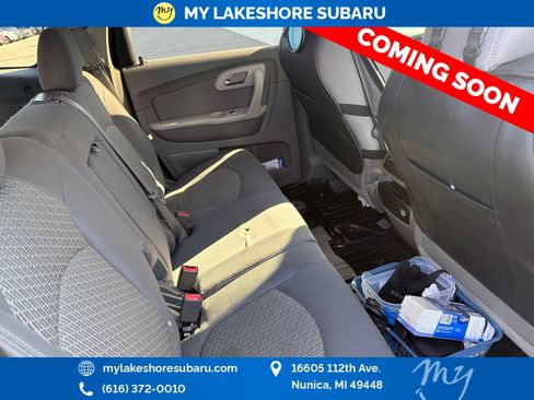 Used 2010 Chevrolet Traverse LS FWD image 12