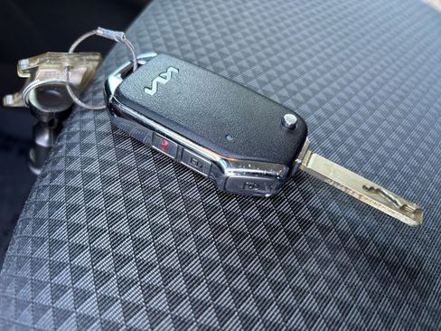 Used 2025 Kia Soul LX w/ LX Technology Package image 18