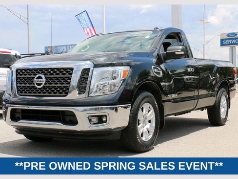 Used 2017 Nissan Titan SV RWD image 1