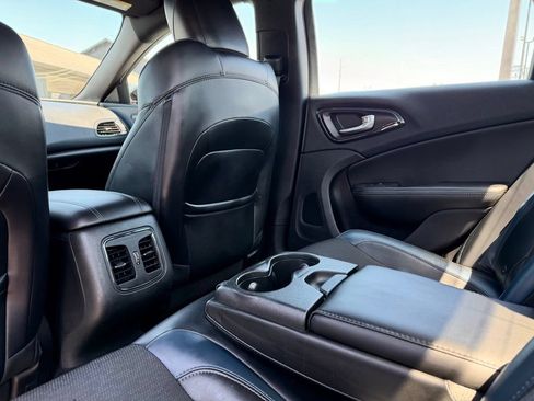 Used 2016 Chrysler 200 S w/ Comfort Group FWD image 19