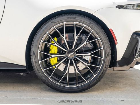 Used 2022 Aston Martin V8 Vantage Coupe image 42