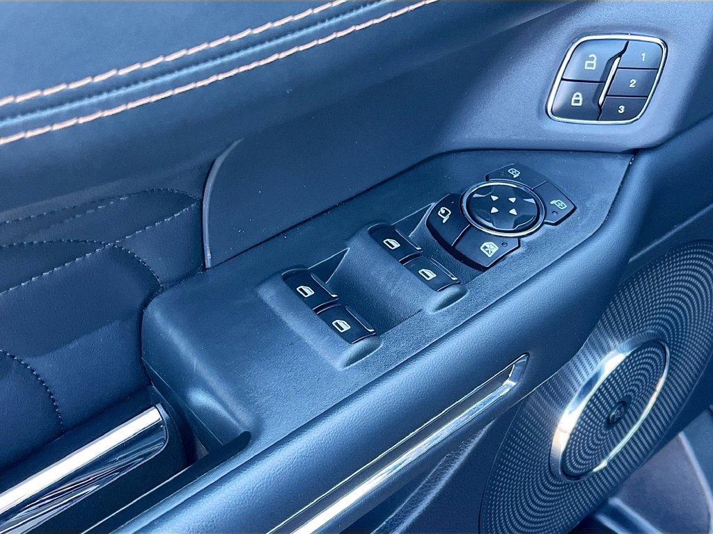 Used 2023 Ford Expedition Max Platinum AWD/4WD image 18