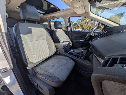 Used 2017 Ford Escape Titanium image 6