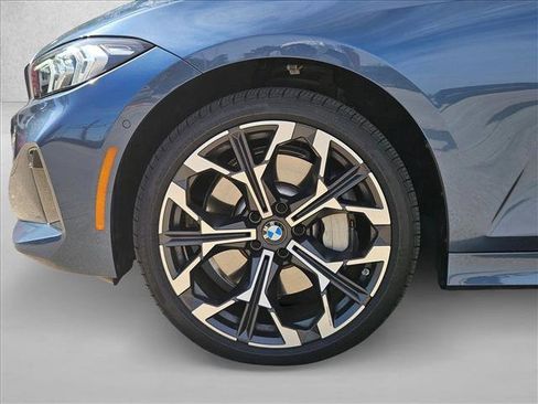 Certified 2025 BMW 330i Sedan image 9