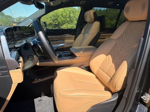 Used 2025 Cadillac Escalade IQ Luxury 2 AWD/4WD image 10