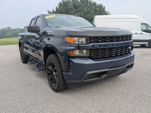 Used 2020 Chevrolet Silverado 1500 Custom w/ Custom Value Package AWD/4WD image 3