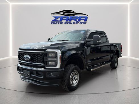 Used 2024 Ford F250 XLT w/ XLT Premium Package AWD/4WD image 3
