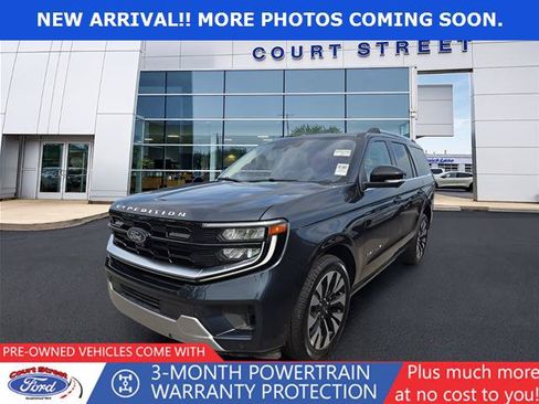 Certified 2025 Ford Expedition Platinum w/ Driver's Package AWD/4WD image 1