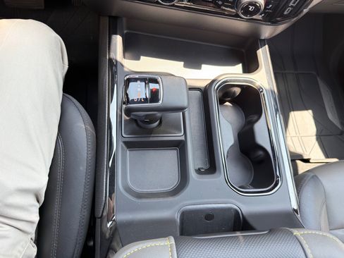 Used 2024 Chevrolet Silverado 1500 ZR2 w/ Technology Package AWD/4WD image 40