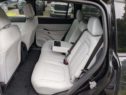 New 2026 Jeep Cherokee Limited AWD/4WD image 13
