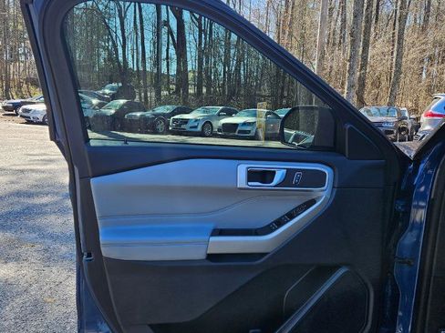 Used 2021 Ford Explorer XLT w/ Equipment Group 202A image 11