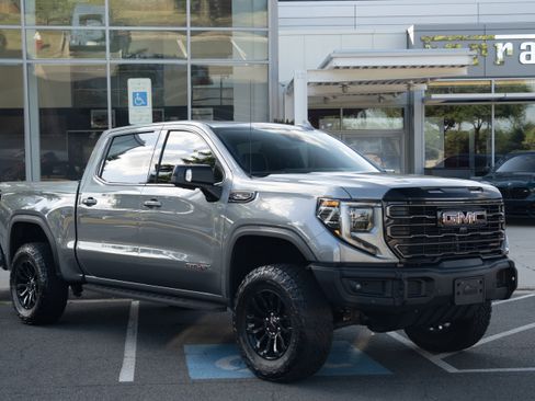 Used 2023 GMC Sierra 1500 AT4X image 3