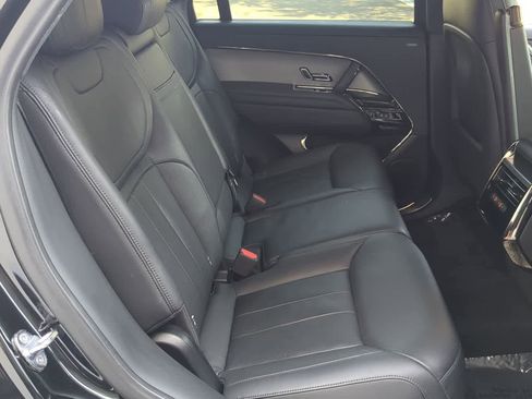 Used 2025 Land Rover Range Rover Sport SE image 22