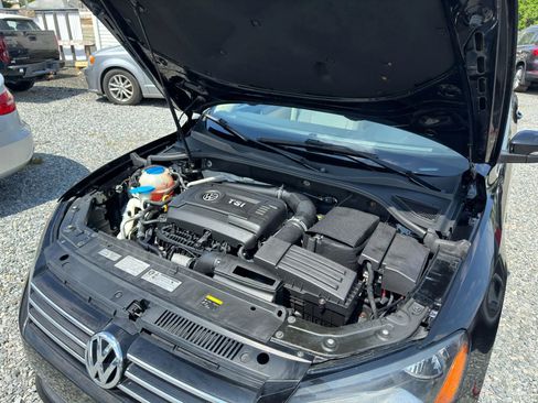 Used 2015 Volkswagen Passat 1.8T Limited Edition FWD image 6