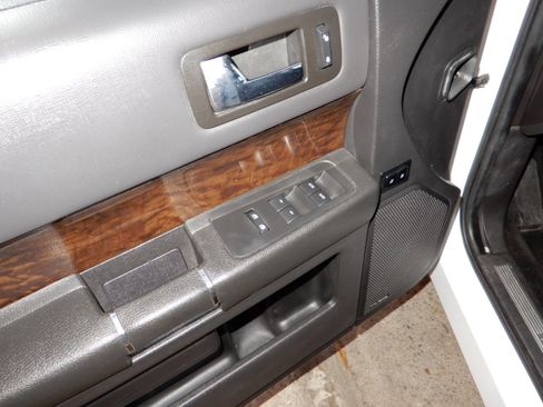 Used 2019 Ford Flex Limited image 19