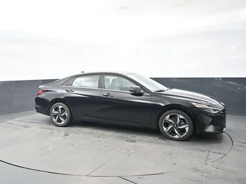 Used 2022 Hyundai Elantra Limited image 7