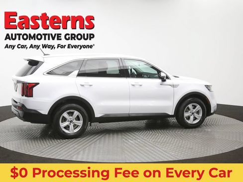 Used 2023 Kia Sorento LX FWD image 39