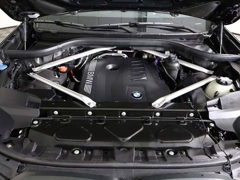 Used 2023 BMW X7 xDrive40i w/ M Sport Package image 28