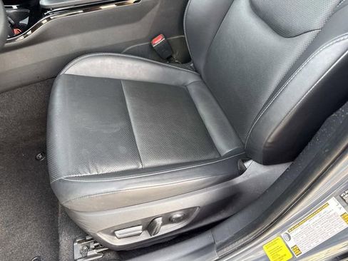 Used 2023 Toyota Prius XLE image 15